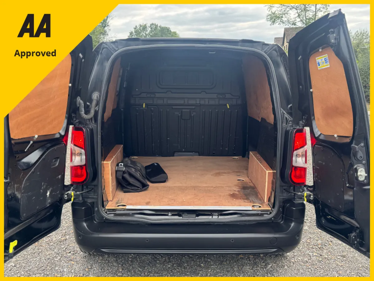 Citroen Berlingo Black 3 *seater* - Image 3