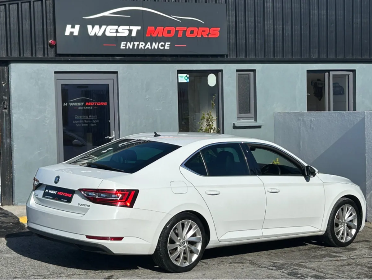 Skoda Superb 2.0 TDI SEL EXECUTIVE 1 150PS 5DR - Image 3