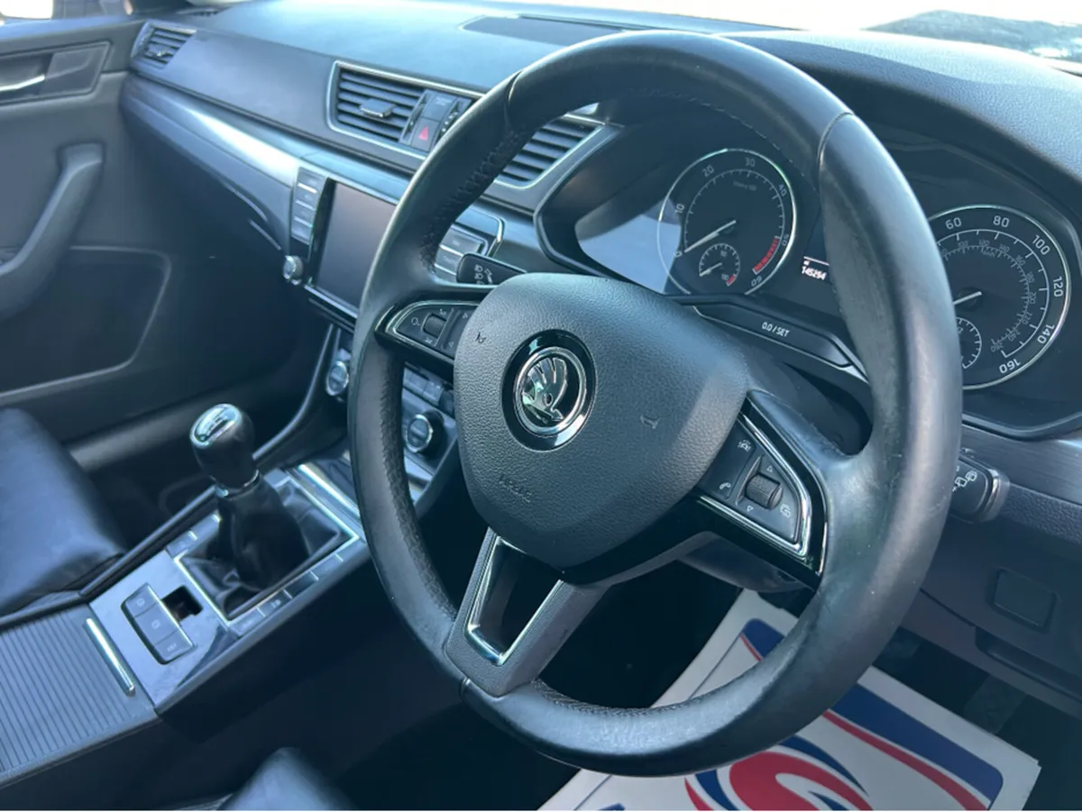 Skoda Superb 2.0 TDI SEL EXECUTIVE 1 150PS 5DR - Image 4