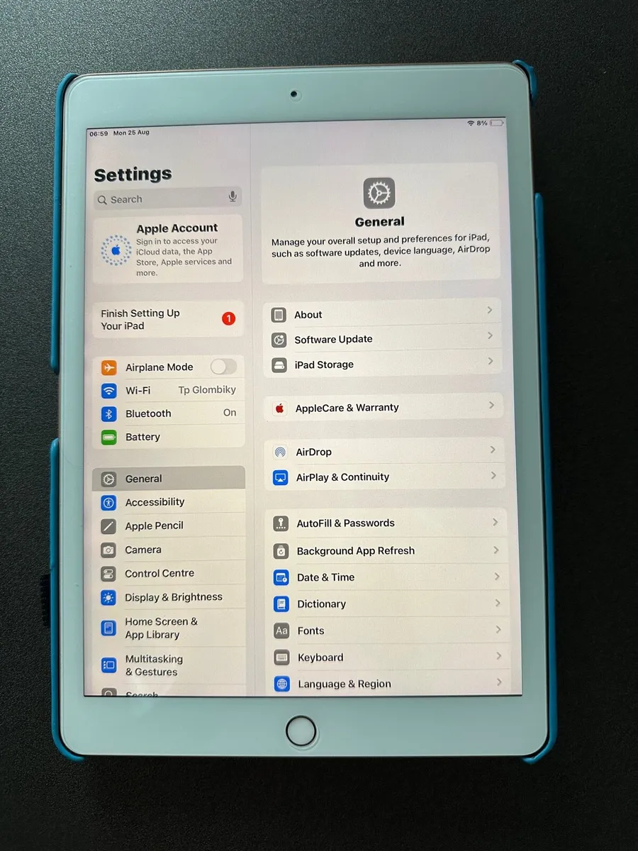 iPad 8th 128gb rose gold - Image 2