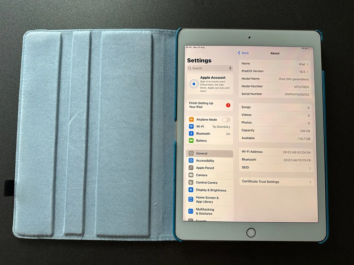 iPad 8th 128gb rose gold - Image 3