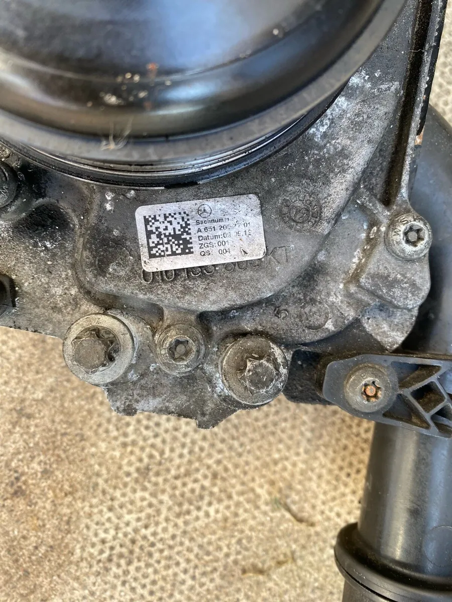 Mercedes water pump - Image 2