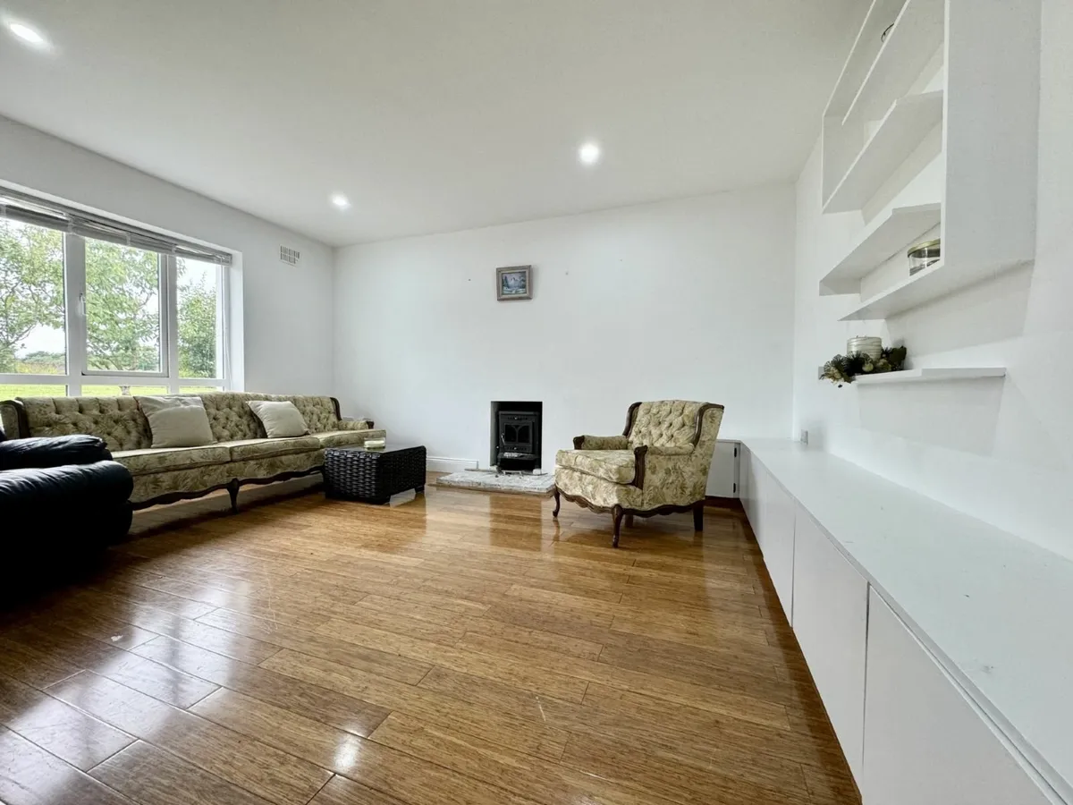 couches - Image 1