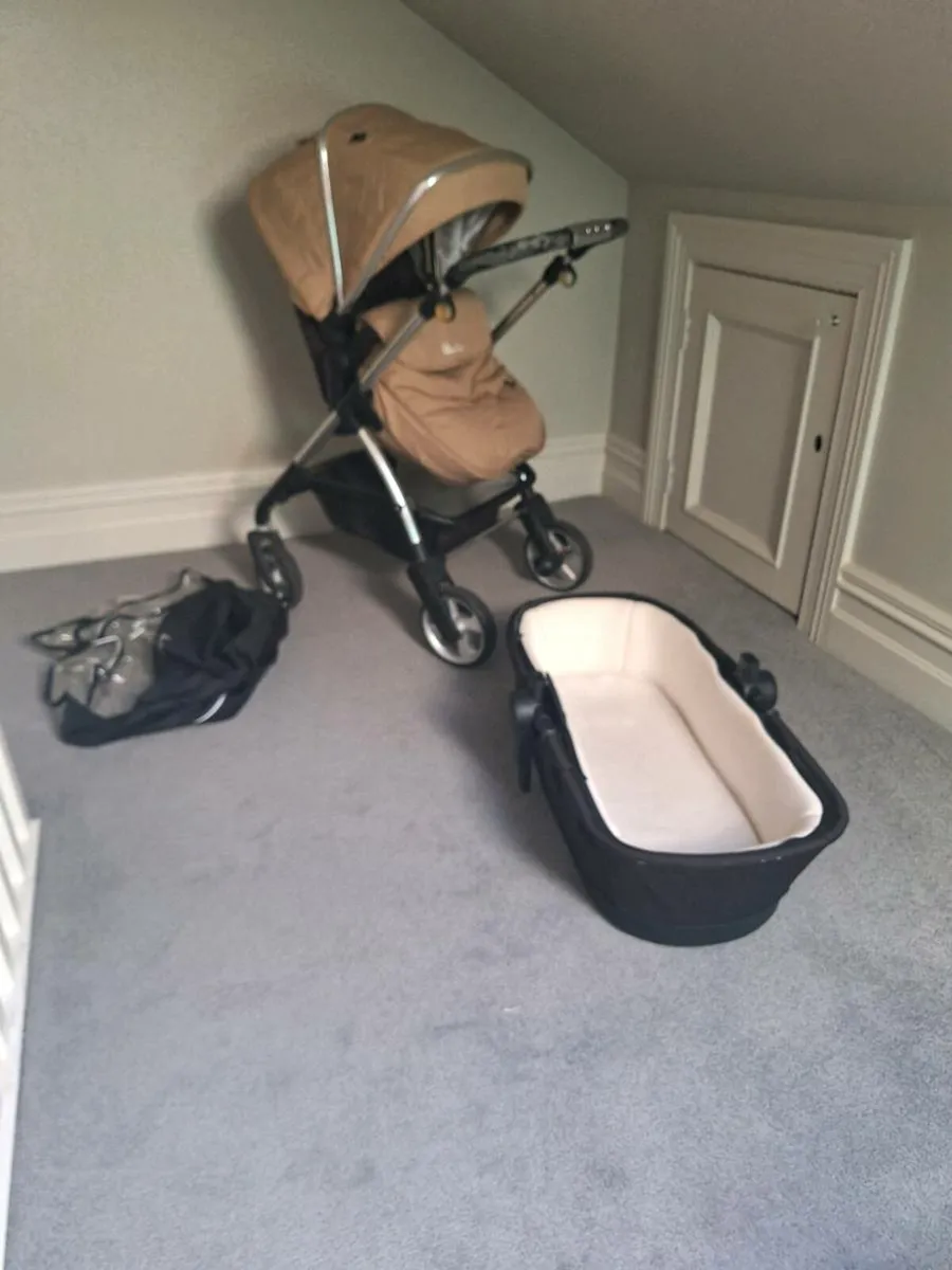 Silvercross pioneer travel system - Image 2