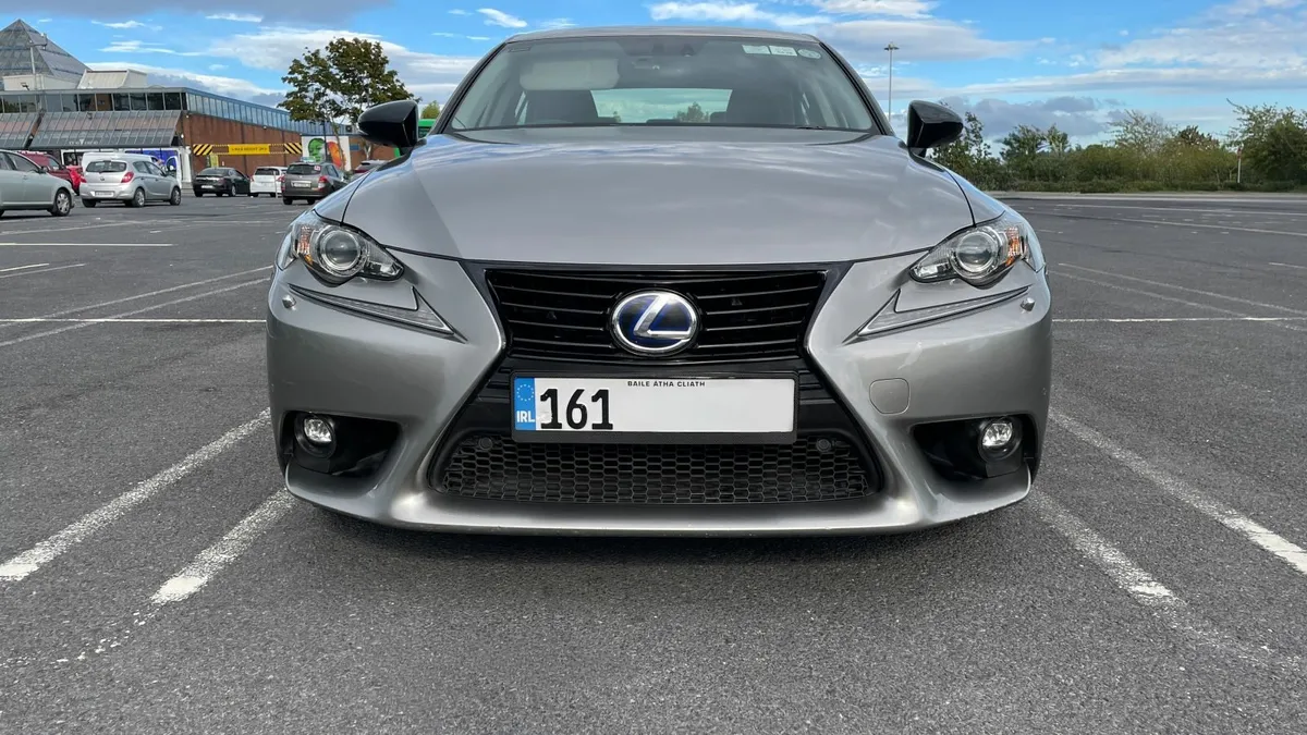 Lexus IS300h Sport Hybrid High Spec - Image 3