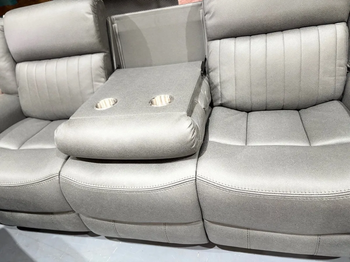 Luxury Recliners - Image 4