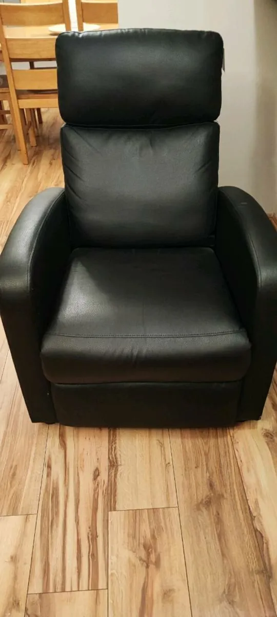 Recliner chair - Image 1