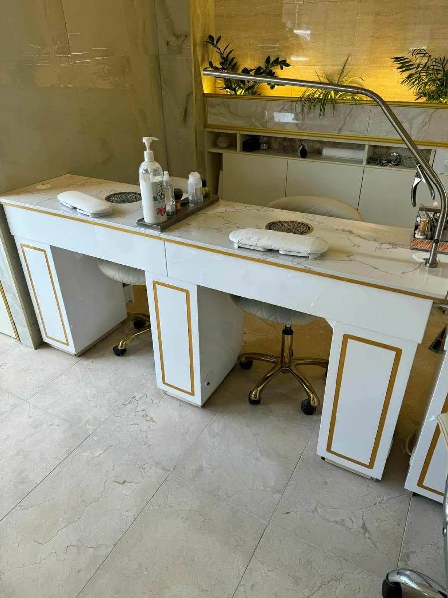Salon furniture - Image 3