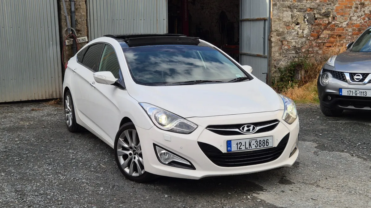 Hyundai i40 1.7CRDI Premium 136hp Manual Saloon - Image 1