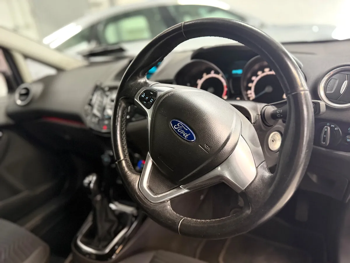 Ford Fiesta 2014.   1.25.  TITANIUM - Image 3