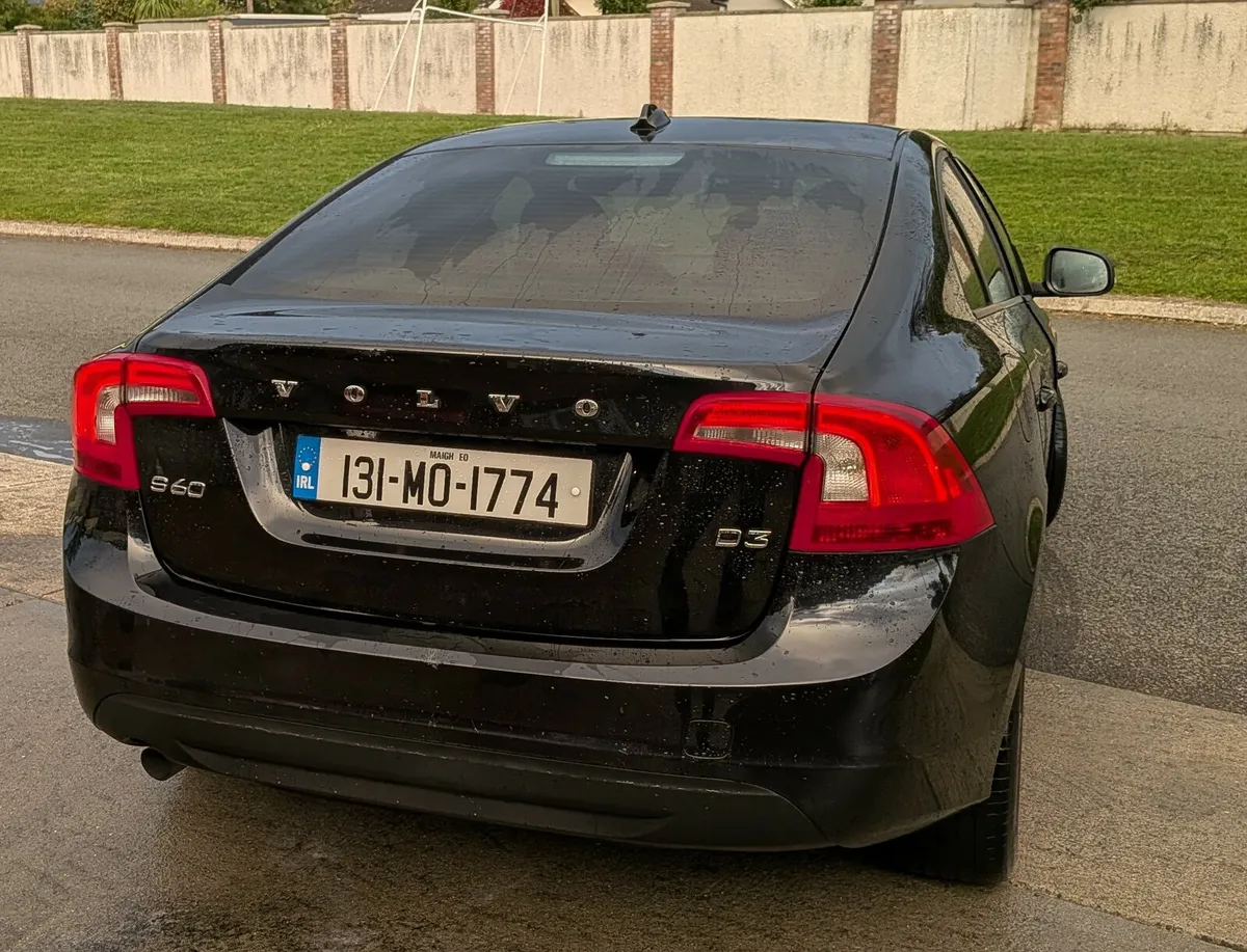 2013 Volvo S60 - Image 2