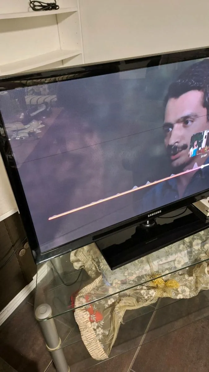 TV 40Inch - Image 3