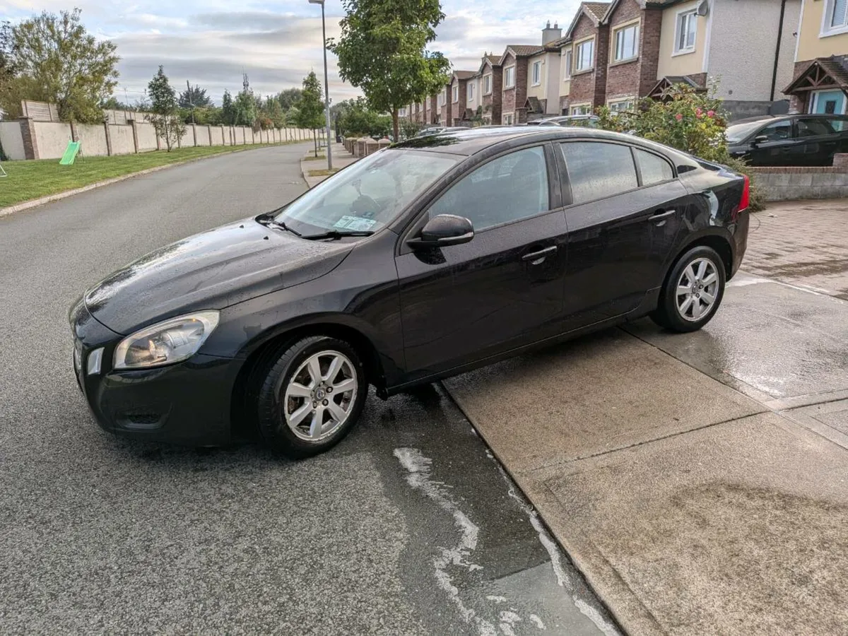 2013 Volvo S60 - Image 2