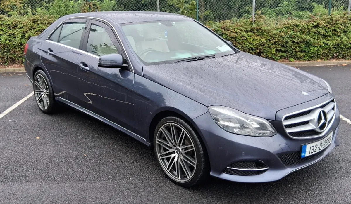 2013 MERCEDES BENZ E300 HYBRID AUTOMATIC - Image 1