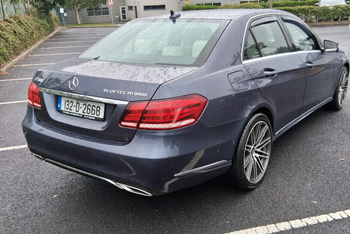 2013 MERCEDES BENZ E300 HYBRID AUTOMATIC - Image 2