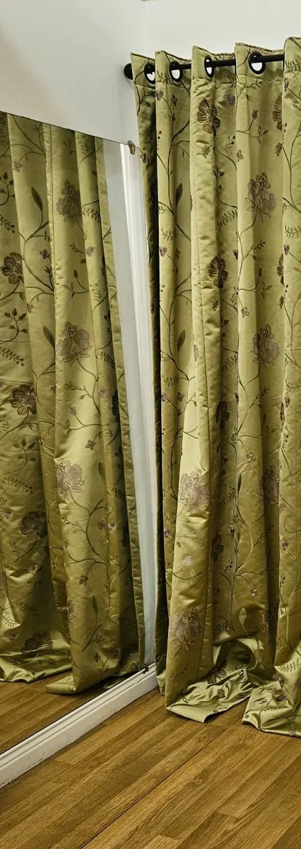 Curtains - Image 1
