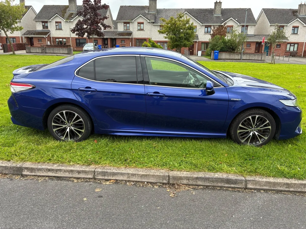 Toyota Camry - Image 2