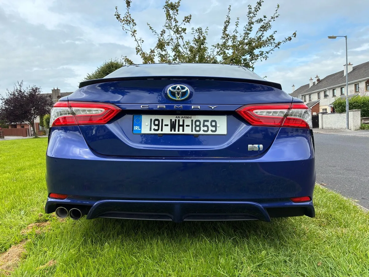 Toyota Camry - Image 3