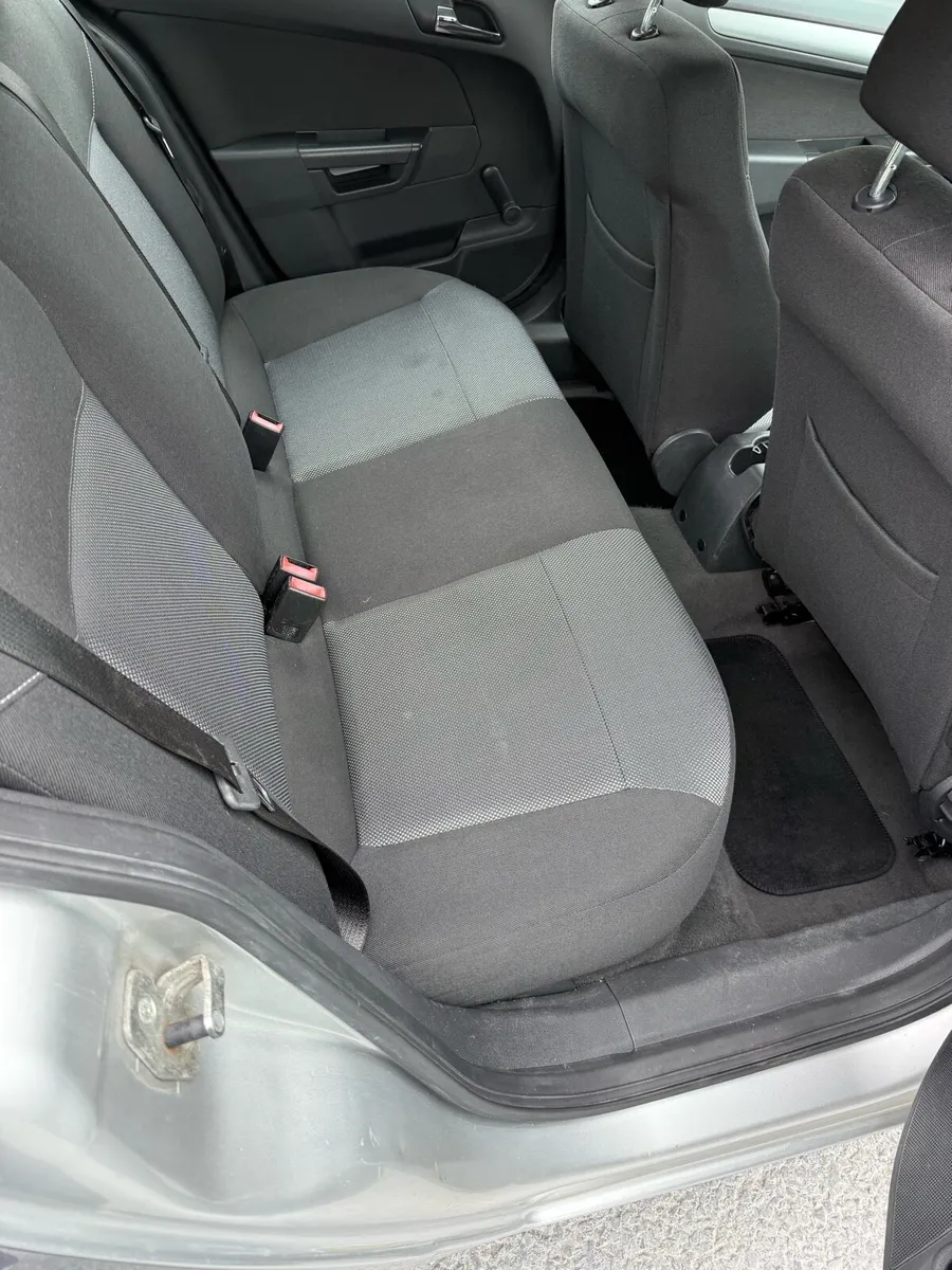 Opel astra new nct 100000 km only - Image 4