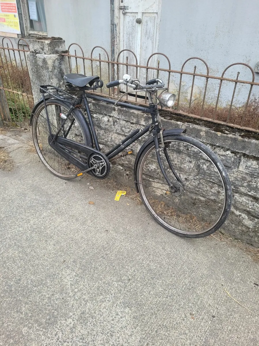 Old hi nelly man's bike price too sell - Image 1