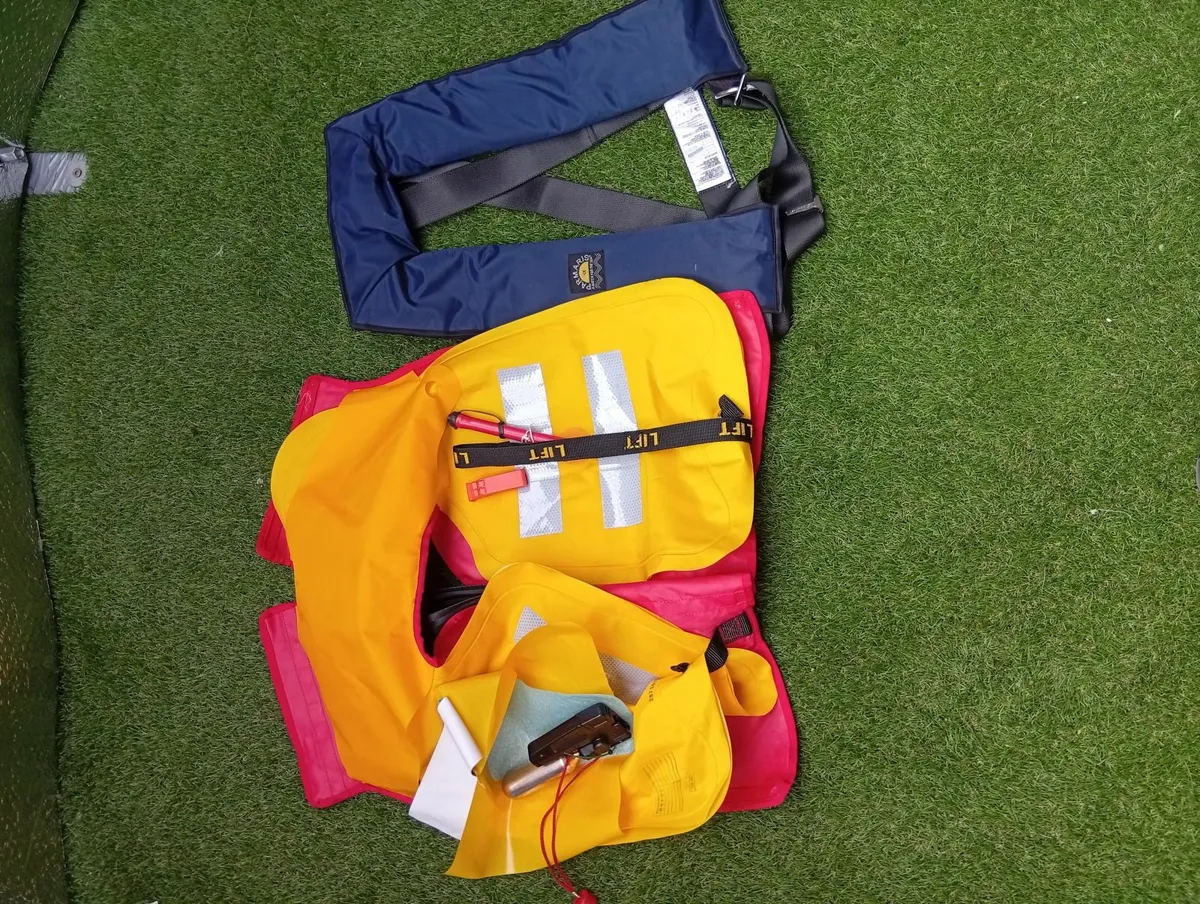 Quality Automatic Life jackets vests - Image 4