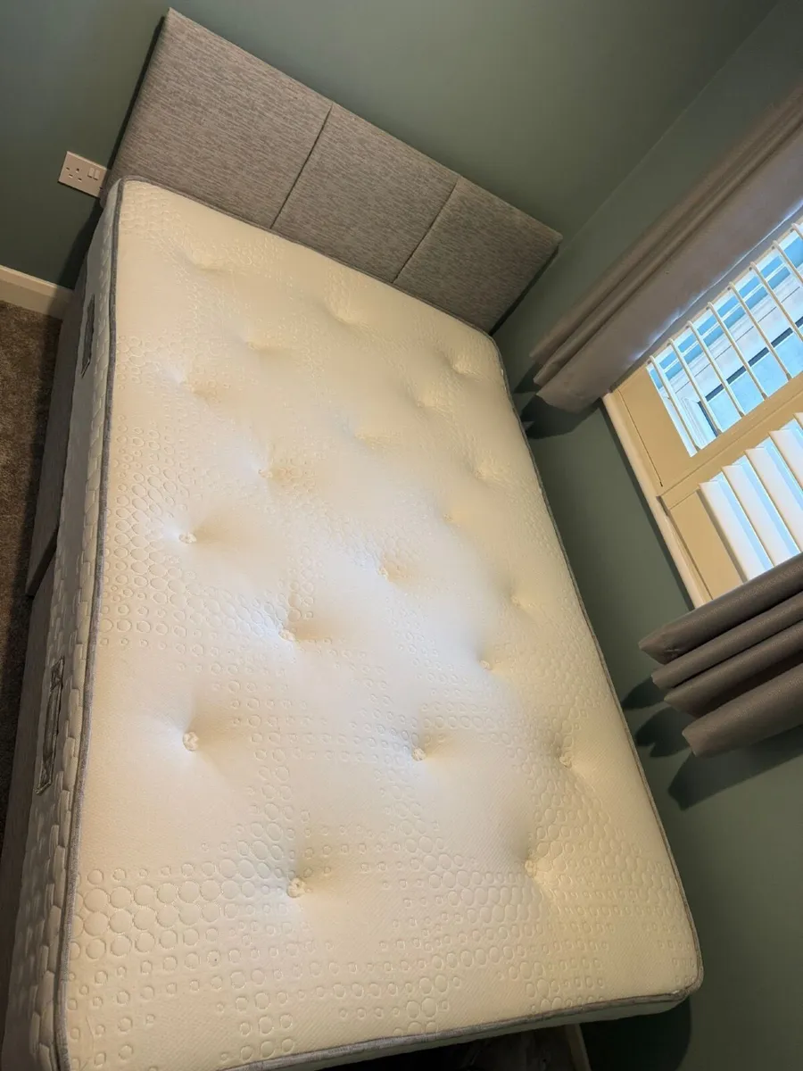 Small Double Divan Bed With Mattress And Headboard - Image 2
