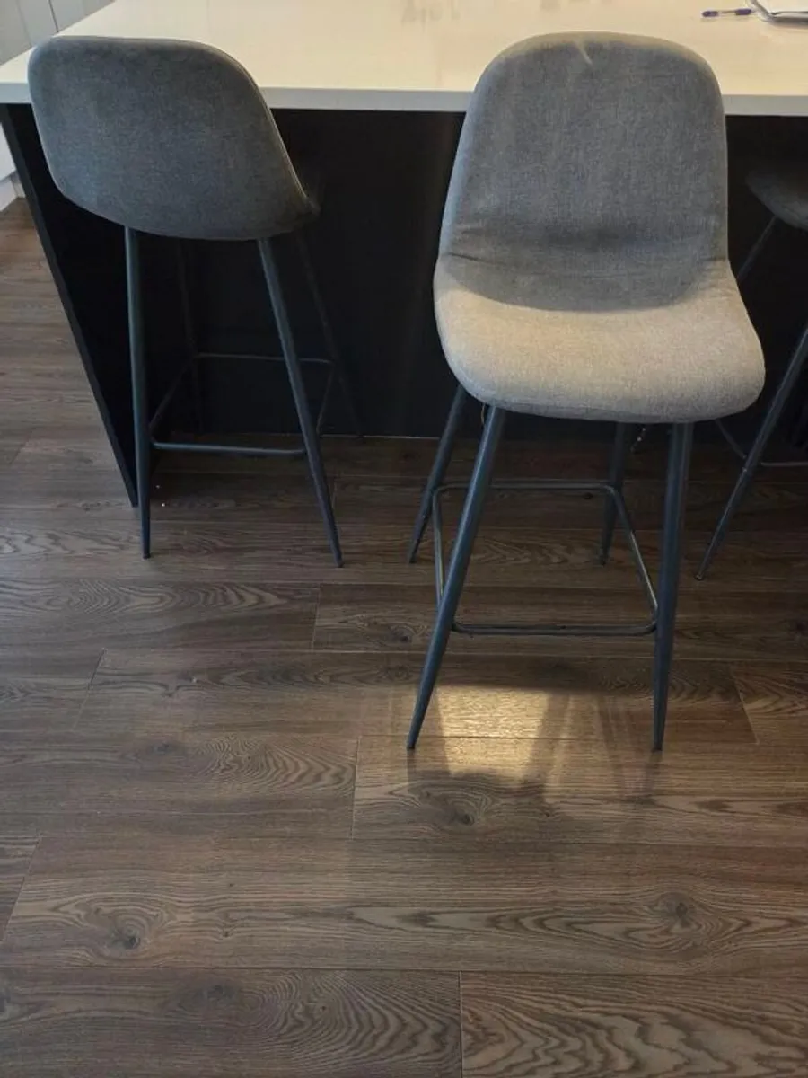 4 Kitchen island Stools - Image 2