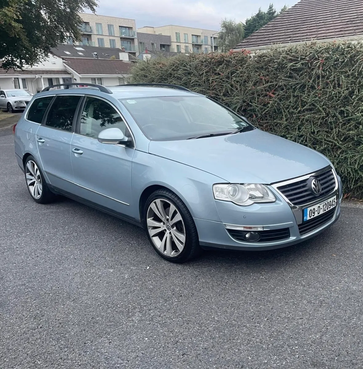 2009 VW PASSAT AUTO NCT 1/26 TAX 12/25 - Image 1