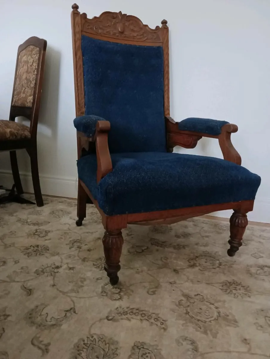 2 beautiful antique chairs,300 for both - Image 1