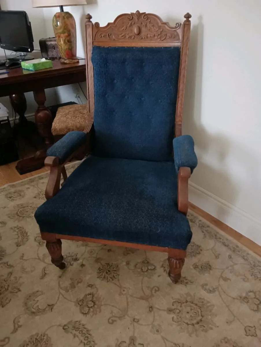2 beautiful antique chairs,300 for both - Image 4