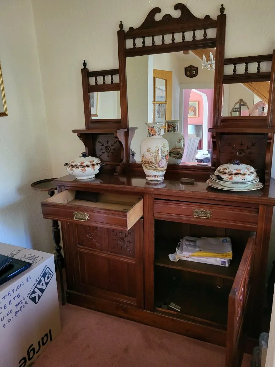 Sideboard unit - Image 1