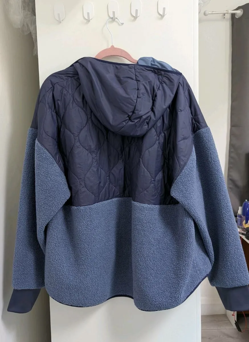 Women's Under Armour Jacket - Image 3
