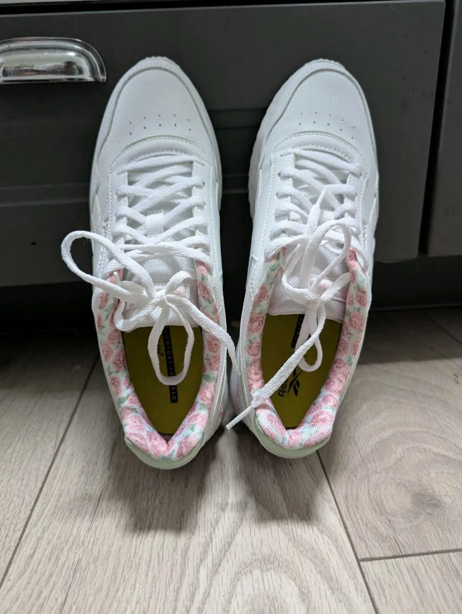 Women's Reebok Sneakers - Image 1