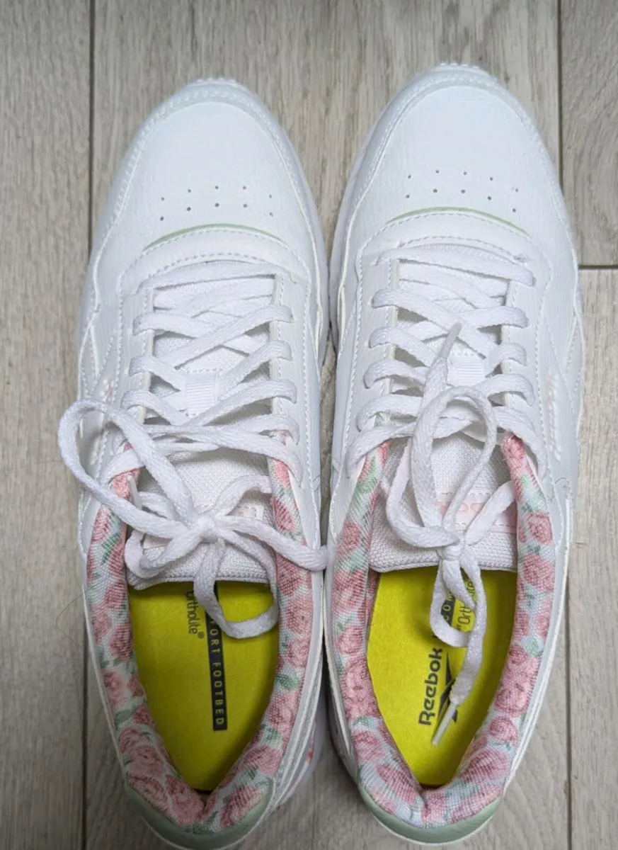 Women's Reebok Sneakers - Image 2