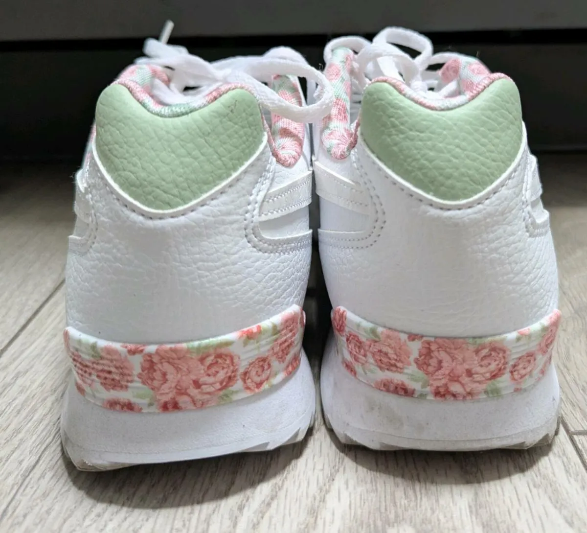 Women's Reebok Sneakers - Image 3