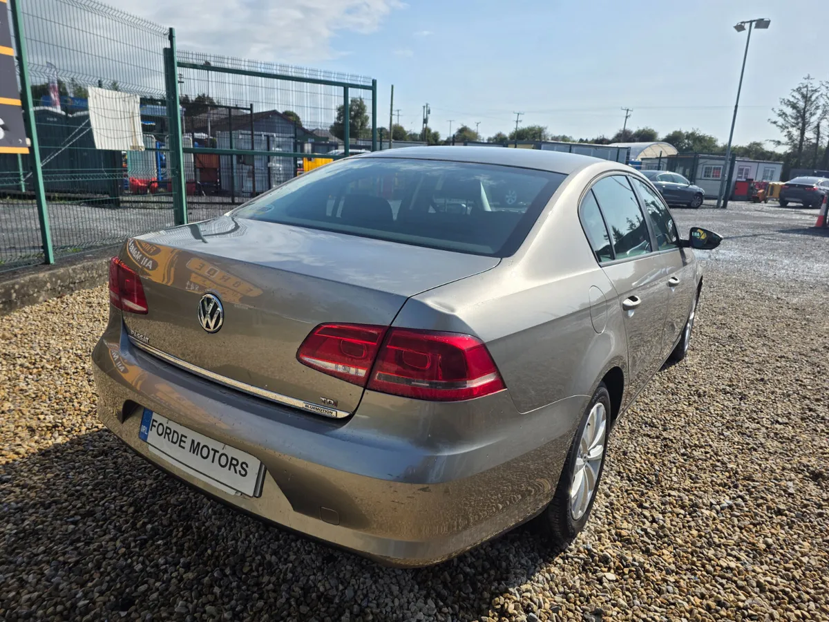 Volkswagen Passat 2012 - Image 4