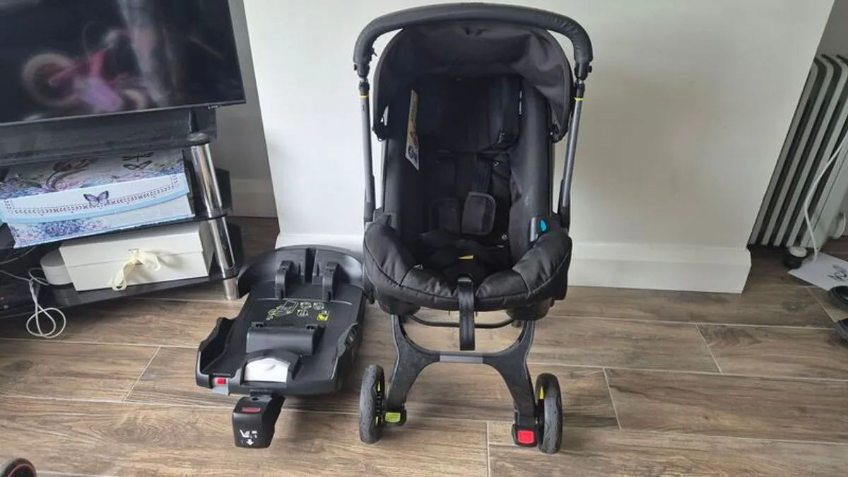 doona buggy and isofix base