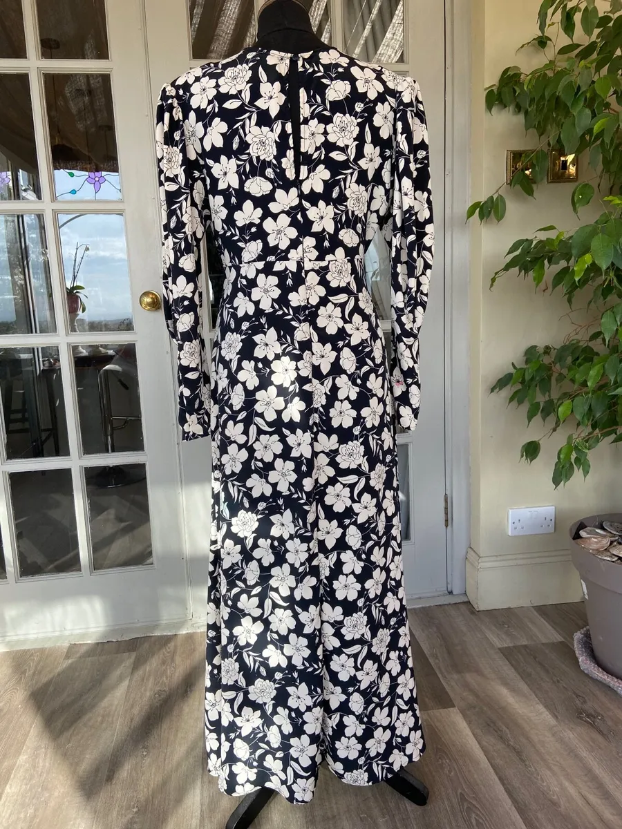 Dress size 10 - Image 2