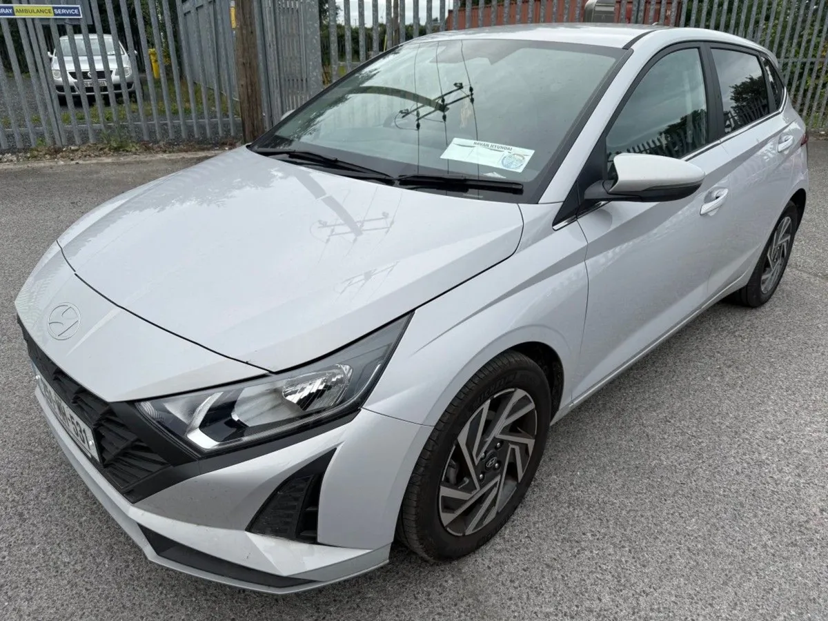 Hyundai i20 1.2i Deluxe Plus  demo Sale - Image 3