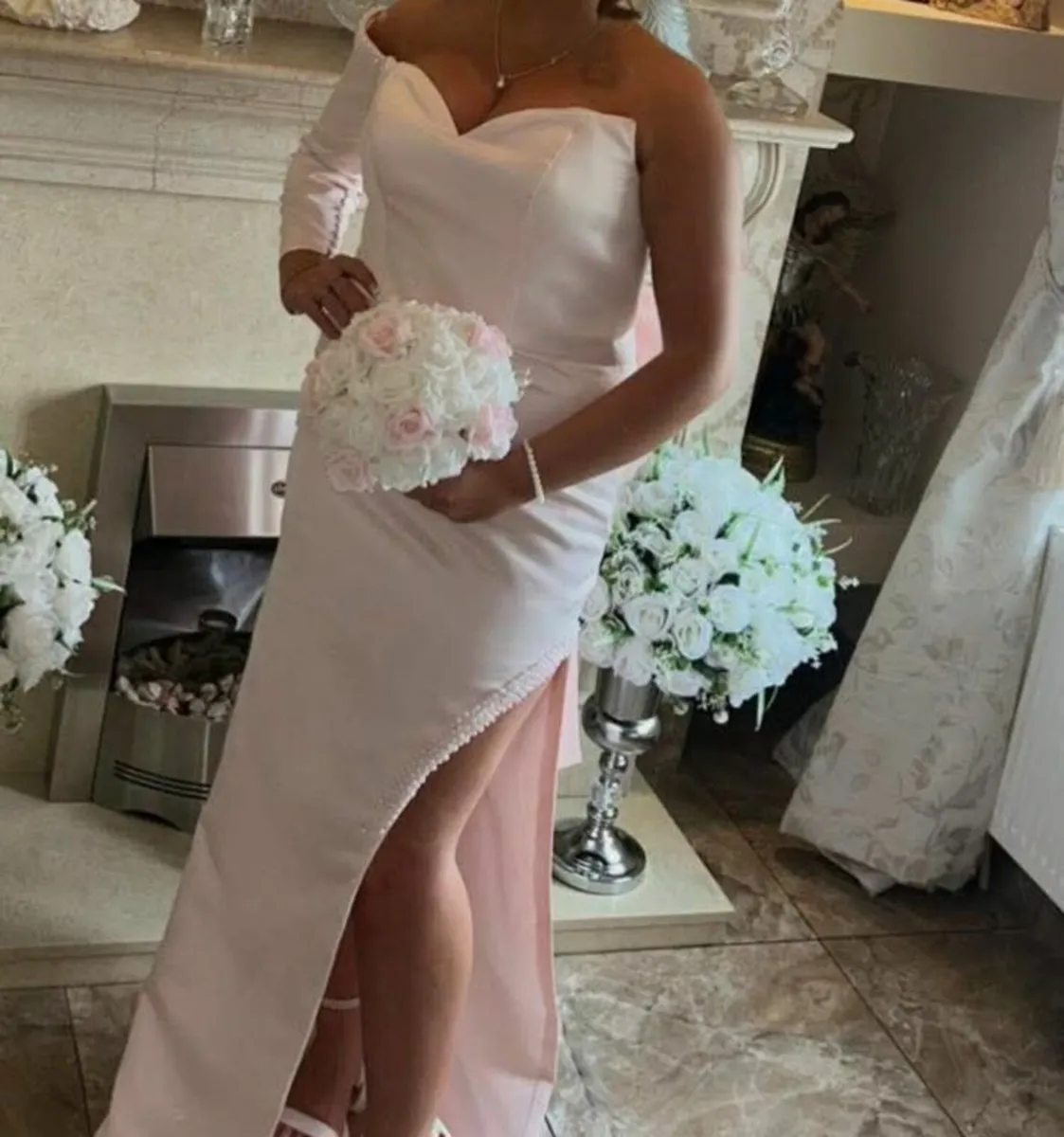 Wedding dress - Image 1