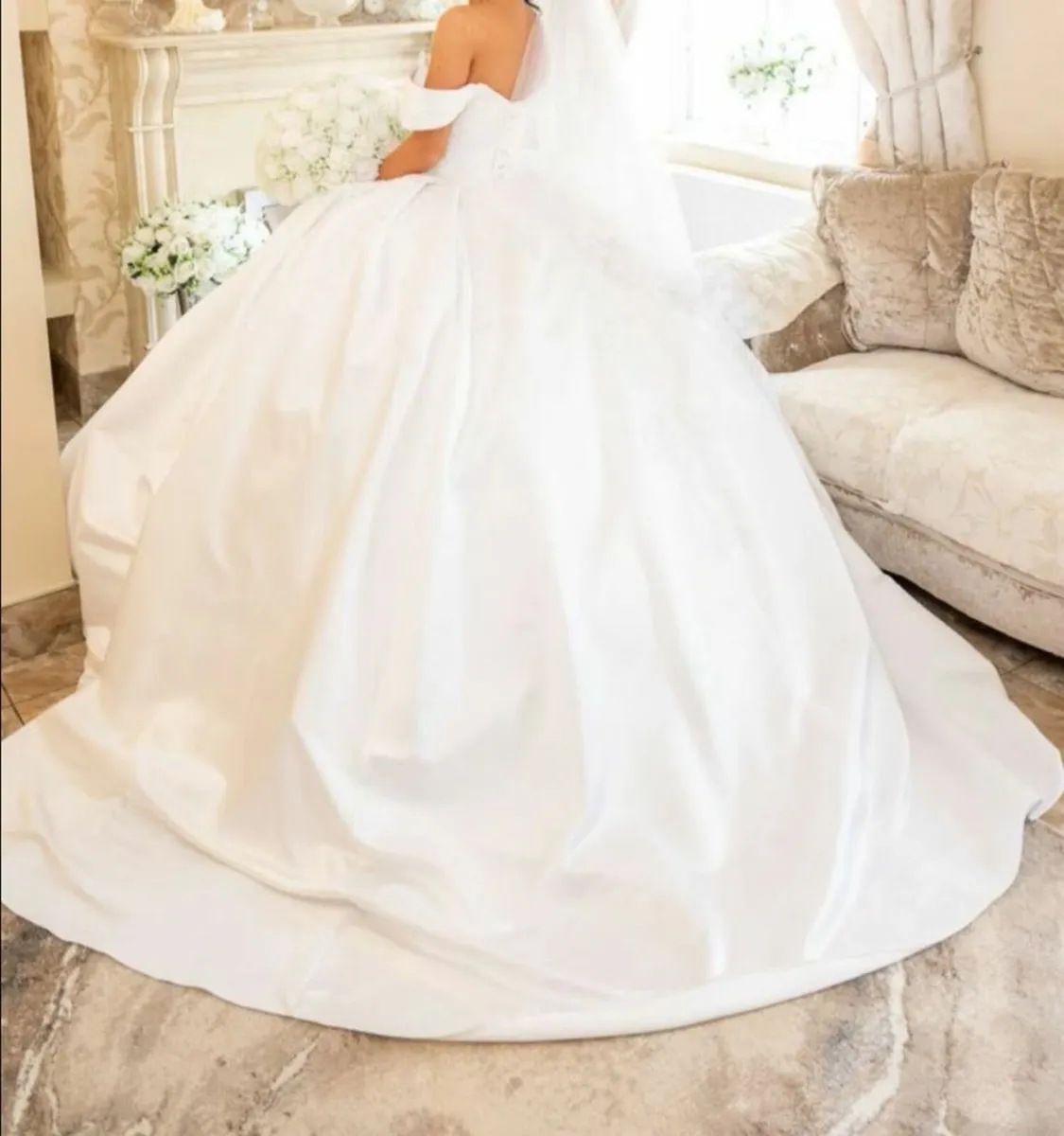 Wedding dress - Image 2