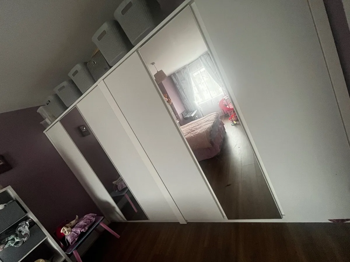 Wardrobe - Image 3