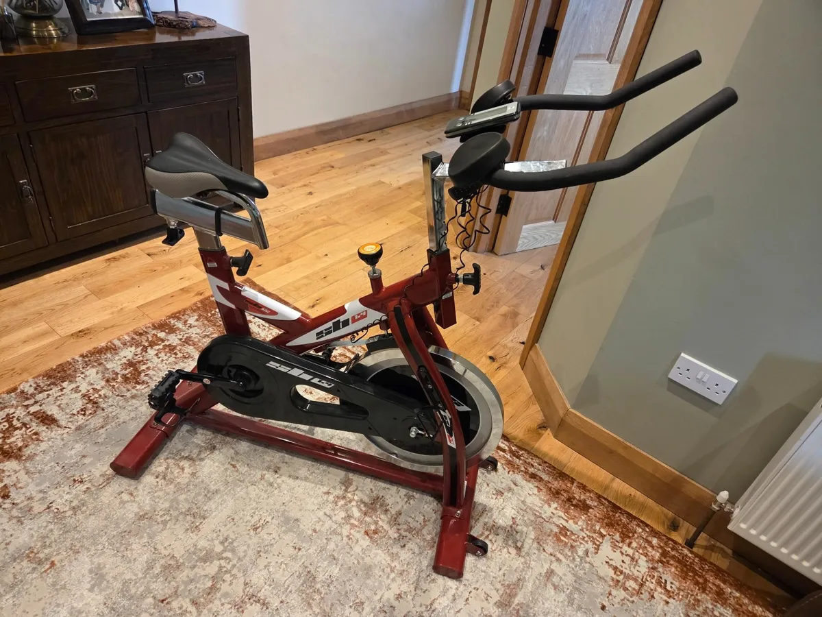 Spin bike - Image 1