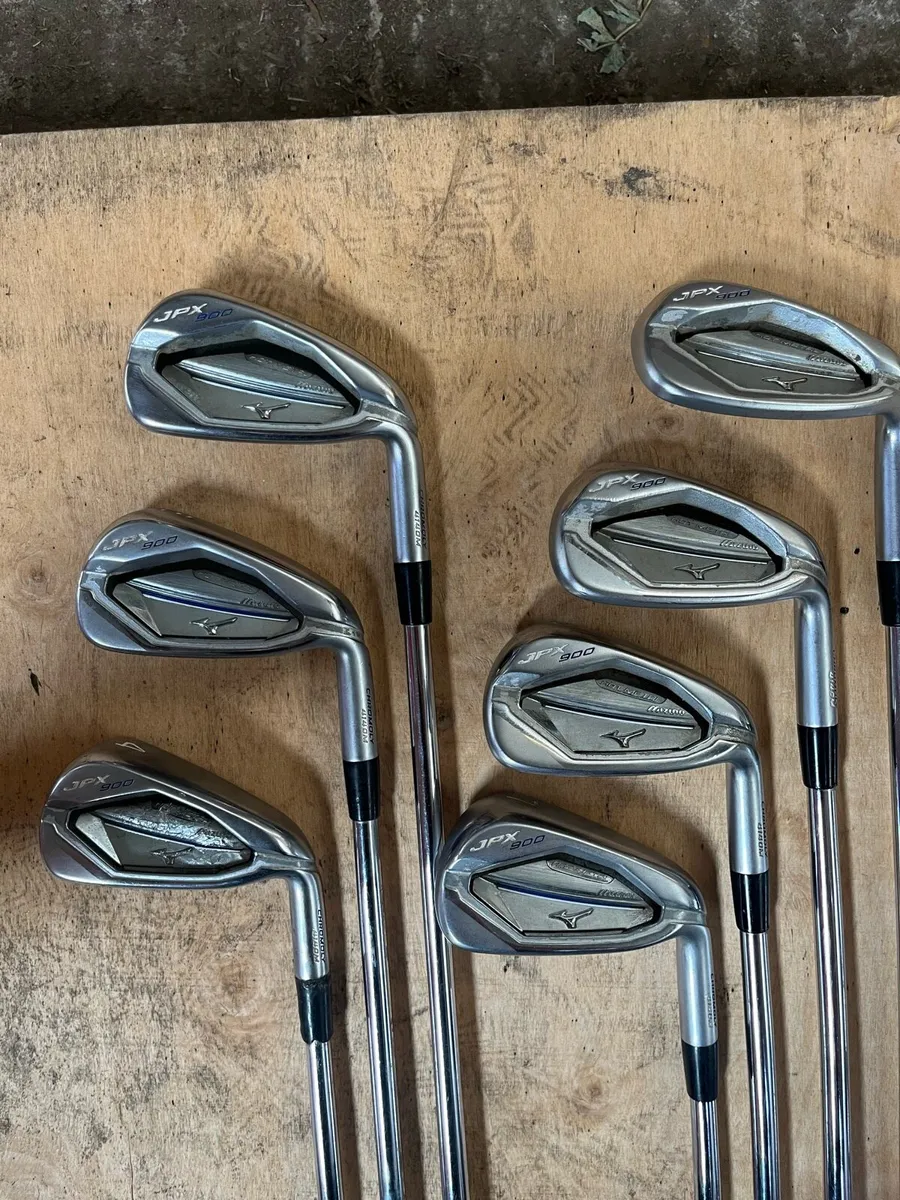 Mizuno jpx 900 hot metal irons - Image 1