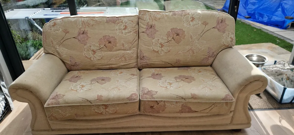 3+2+1 Couches and Armchair – FREE to Collect - Image 1
