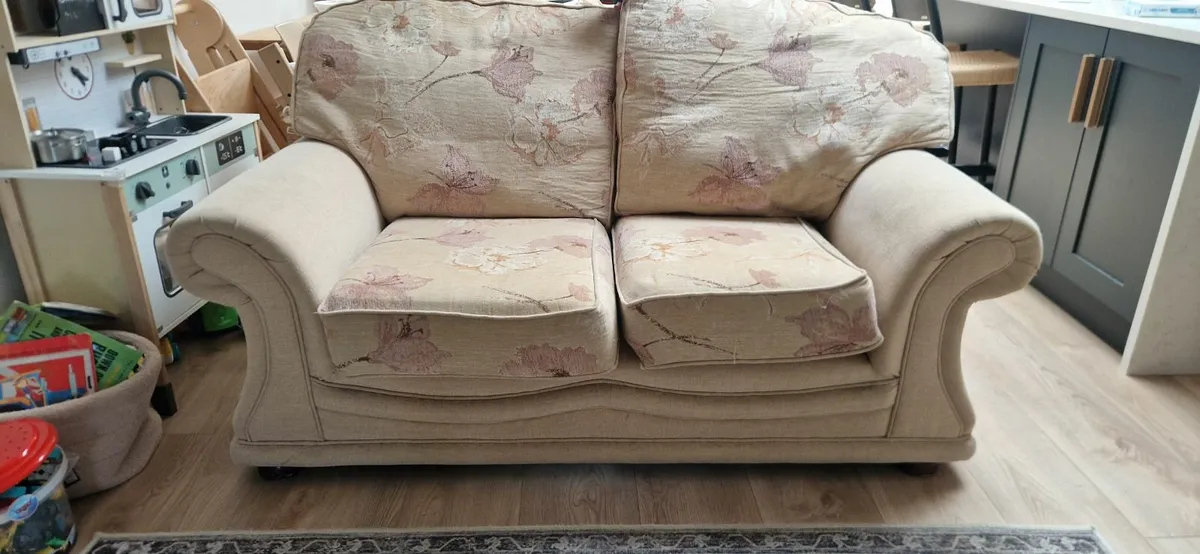 3+2+1 Couches and Armchair – FREE to Collect - Image 2