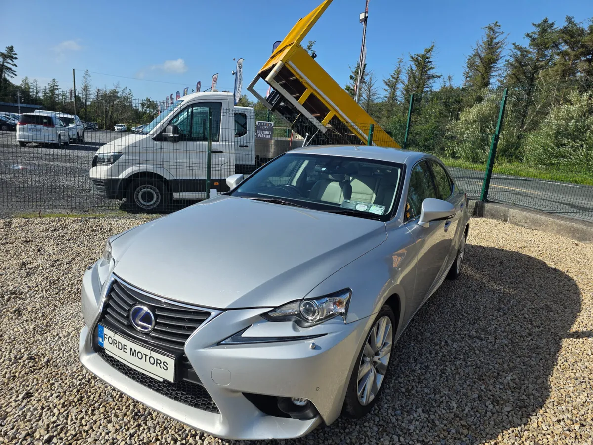 Lexus IS300 Executive 2015 - Image 2