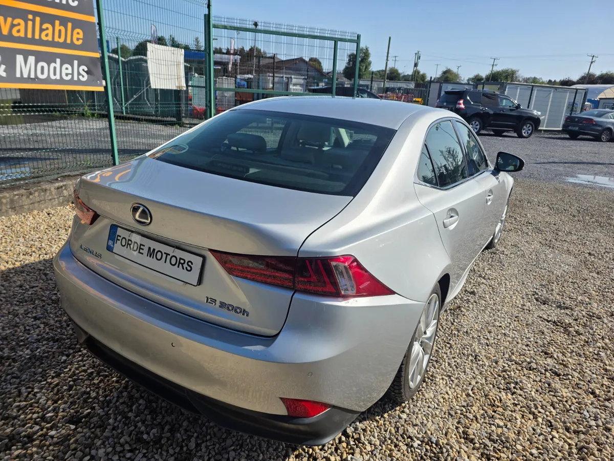 Lexus IS300 Executive 2015 - Image 4