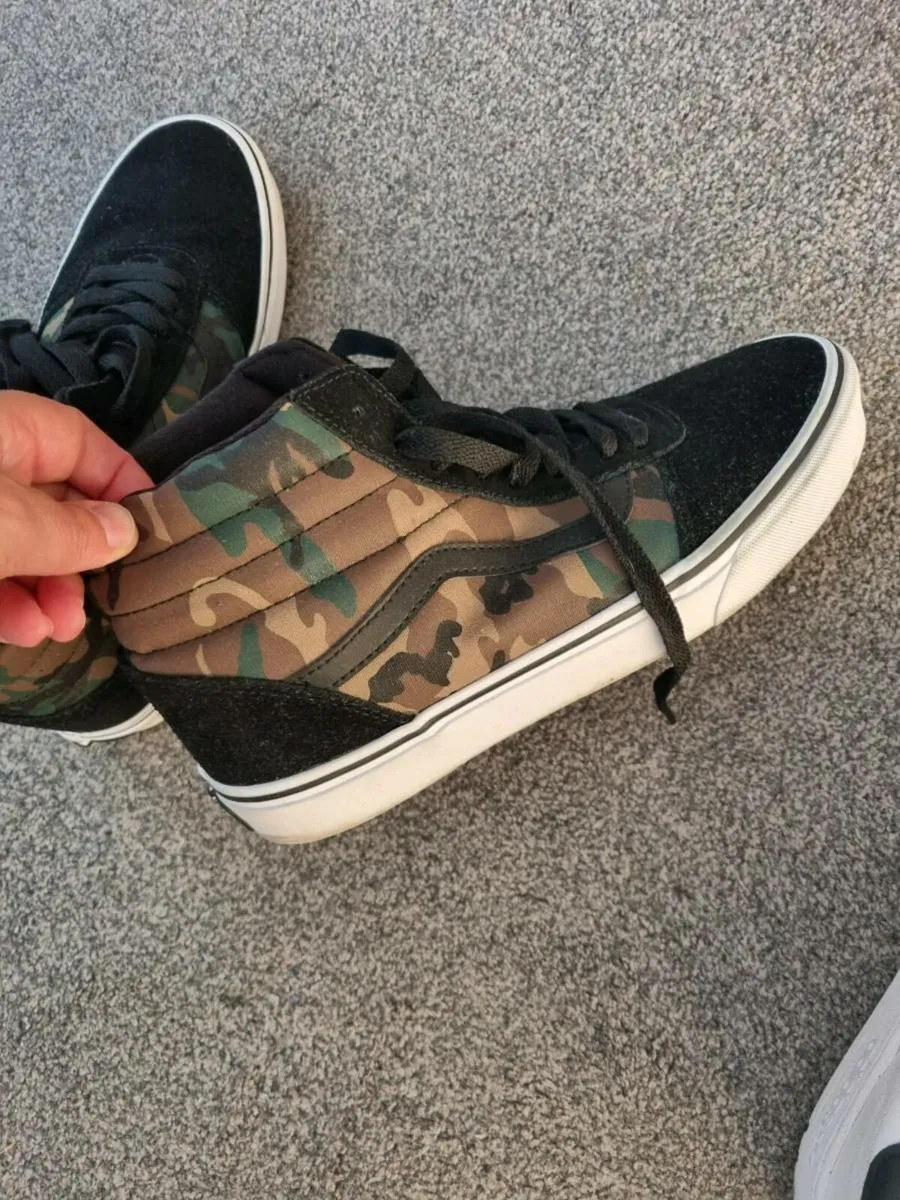 Runners - Image 1