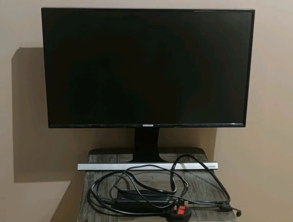 Samsung monitor 24 - Image 1